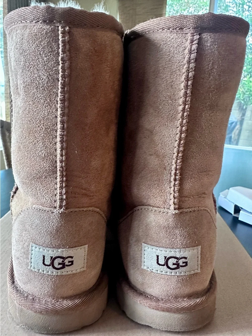 UGG Kids Classic II Chestnut Boots Size 6 Youth w/ Box